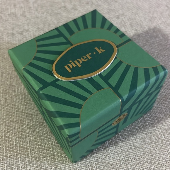 Chunky green hoop earrings - Picture 3 of 3